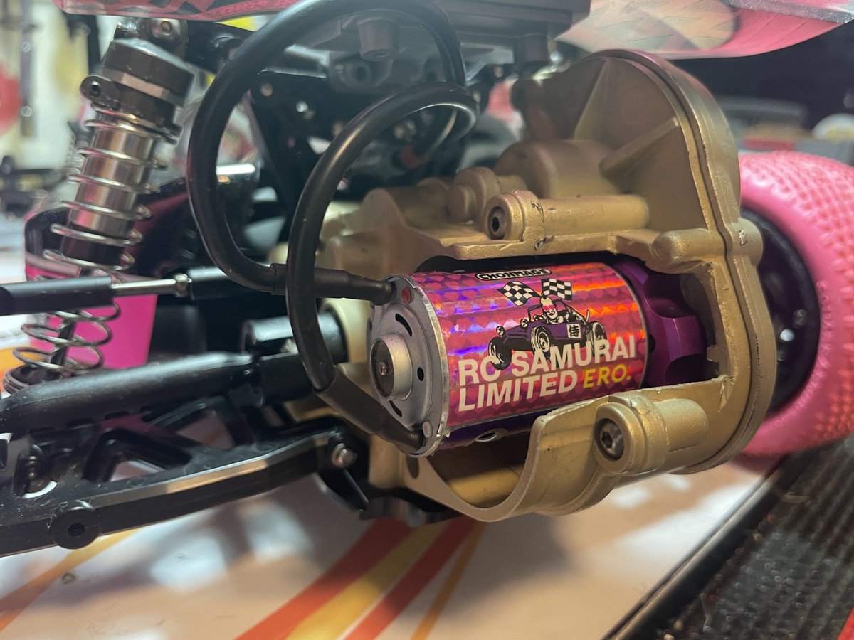 RcTeamChonmage's tweet image. モーター冷却とモーター魅せの
一石二鳥カスタム🪨🦆🦆
#DT04 #SDTC