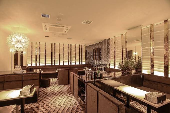 ＼ミナミ・BABEL／

時給6,000円～＋高額バック！
・全額日払いOK
・ノルマなし／未経験歓迎
・送り／ドレス貸与あり
・1日体験OK（時給保証つき）

落ち着いた客層＆働きやすさ◎
今のお店に満足してない方もぜひ！

◆ホール社員：月給30万～＋歩合
◆アルバイト：時給1,500円～