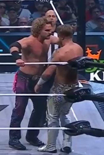 BlazeofBones's tweet photo. Gente homófoba siendo fan del wrestling cuando el wrestling es esto: https://t.co/237ggZHmh6
