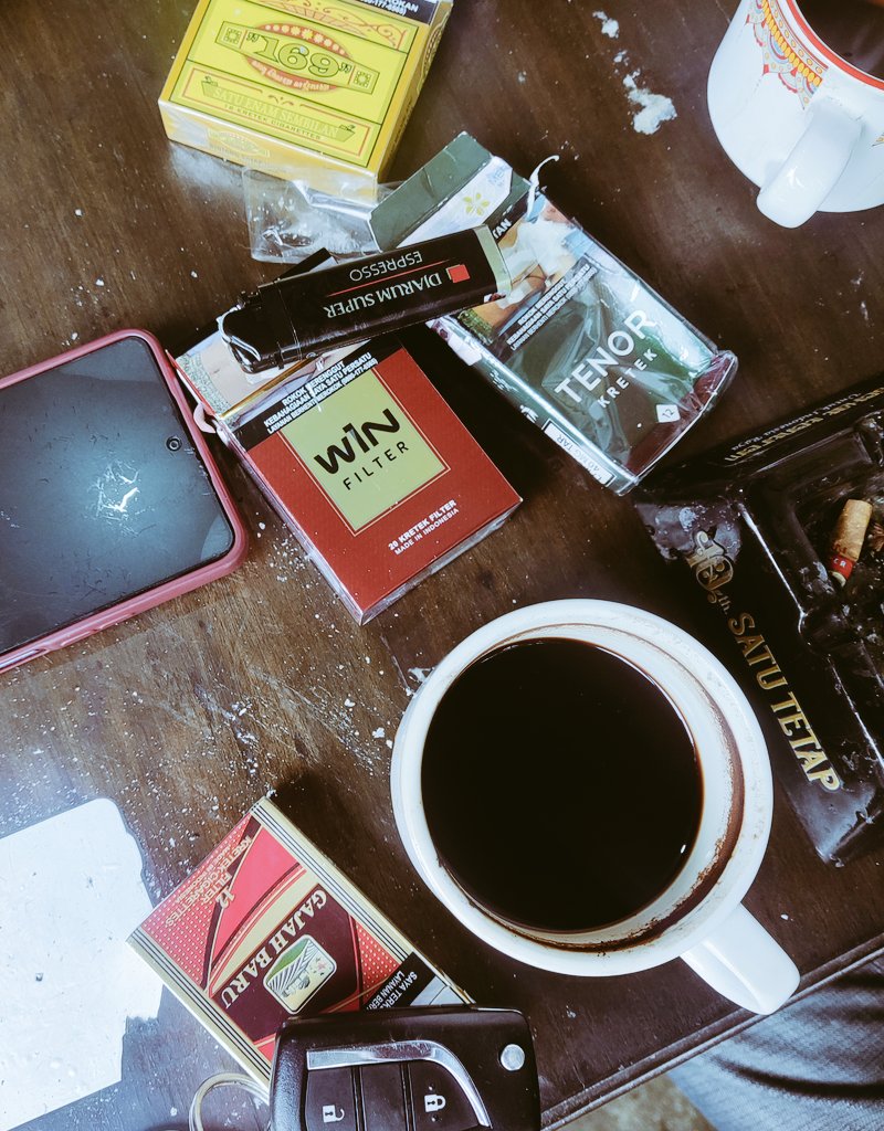 Rokok Indonesia tweet media