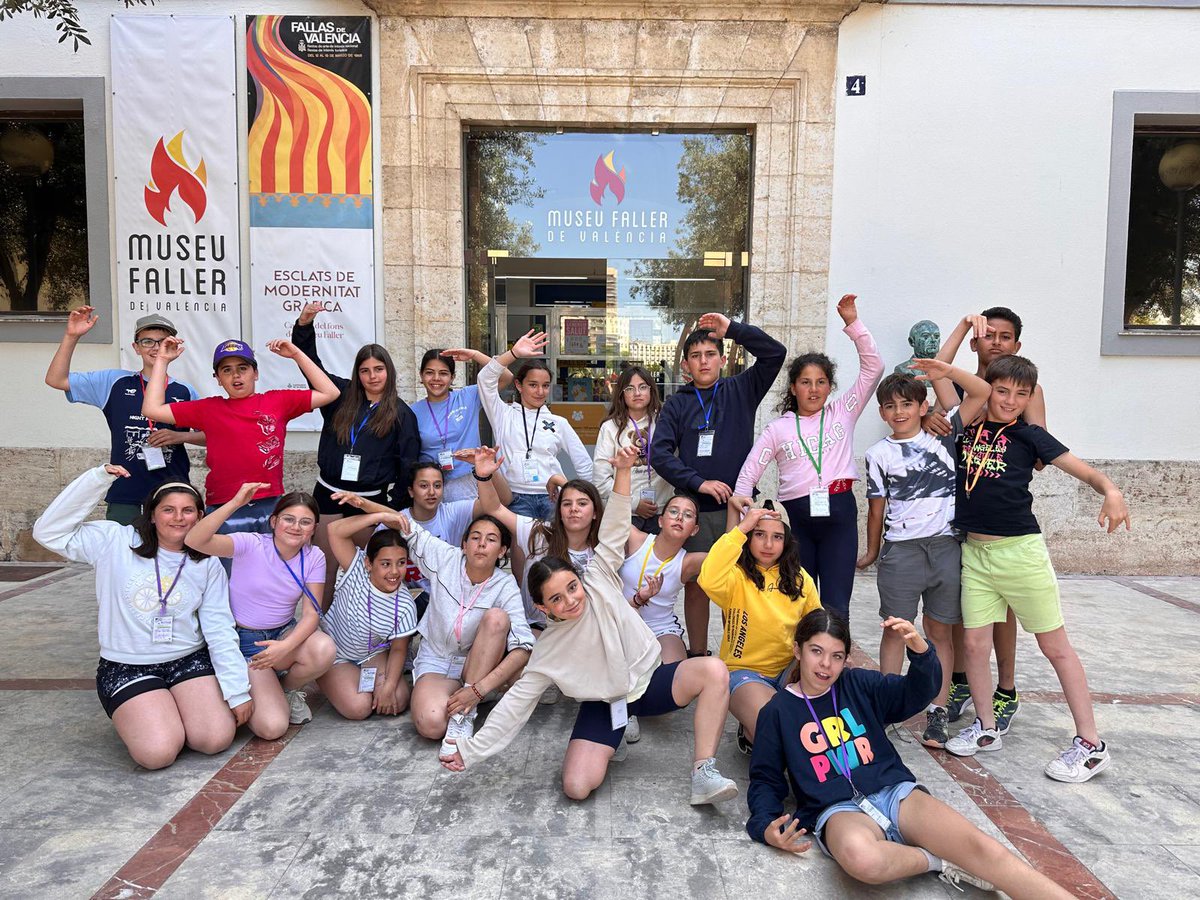 CEIPVdeSacedon's tweet photo. Fin de las #RutasCAL en la Comunidad Valenciana. 🛫🧳
El alumnado de 6° visita la Ciudad de las Artes, el Museo Fallero, la Albufera, disfruta de música tradicional, paseo en barca y paella.🥘
¡Una experiencia inolvidable!
#Ruta8 #VSVidaSana #CuidarmeParaCuidarte https://t.co/zvBfVAy5MH