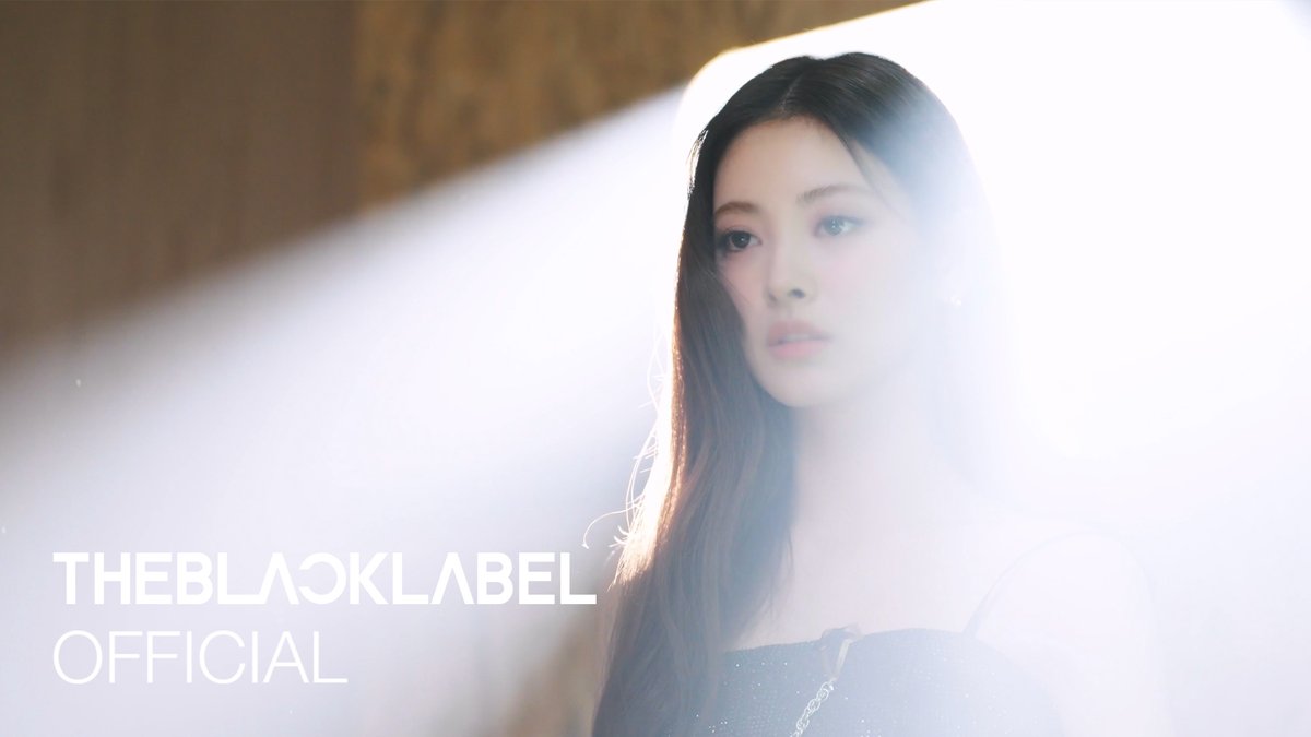 OFFICIAL_MEOVV's tweet image. MEOVV(미야오) - ‘DROP TOP’ M/V MAKING FILM

🔗 youtu.be/Mubscb2PEeU

#MEOVV #미야오
#DROPTOP #MEOVV_DROPTOP #MYEYESOPENVVIDE
#THEBLACKLABEL #더블랙레이블