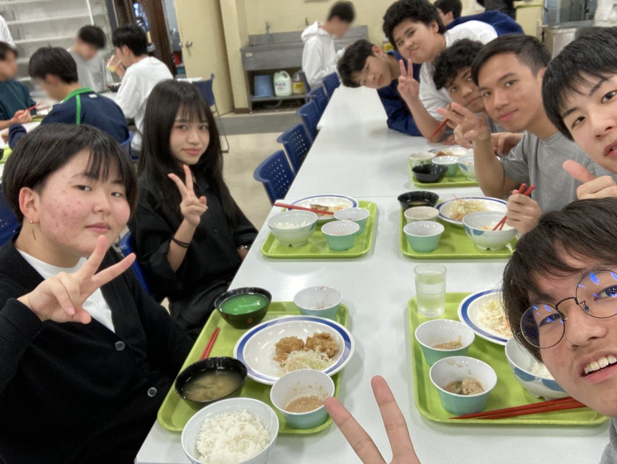 maizuru_kosen's tweet image. Welcome to Maizuru College!

#KMITL #internship
#dorm #dinner #sushi
 #舞鶴高専 #学生投稿