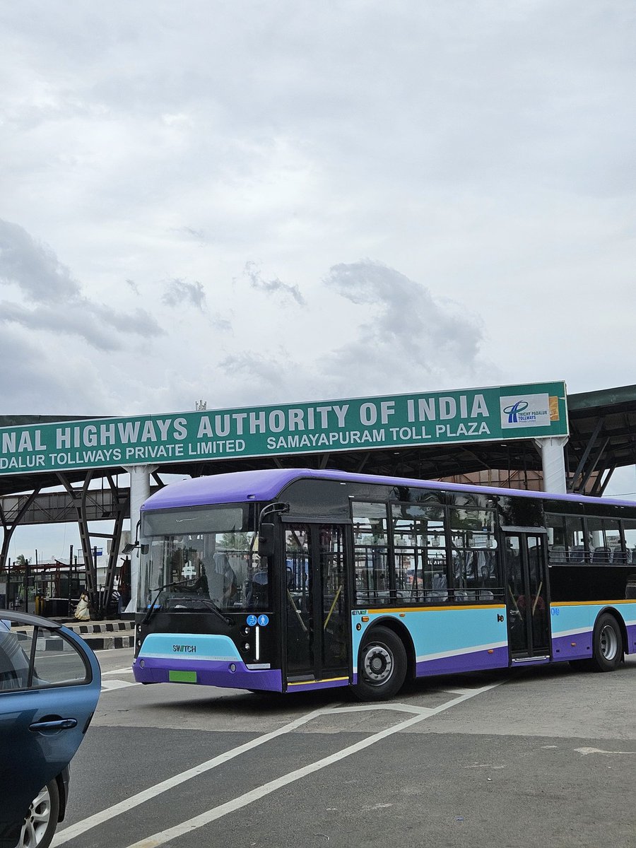 reymath23's tweet photo. Spotted 2 EV Switch at Samayapuram toll plaza, Possibly heading towards Chennai via the Chennai–Trichy highway. https://t.co/UAjf2zT9Ry
