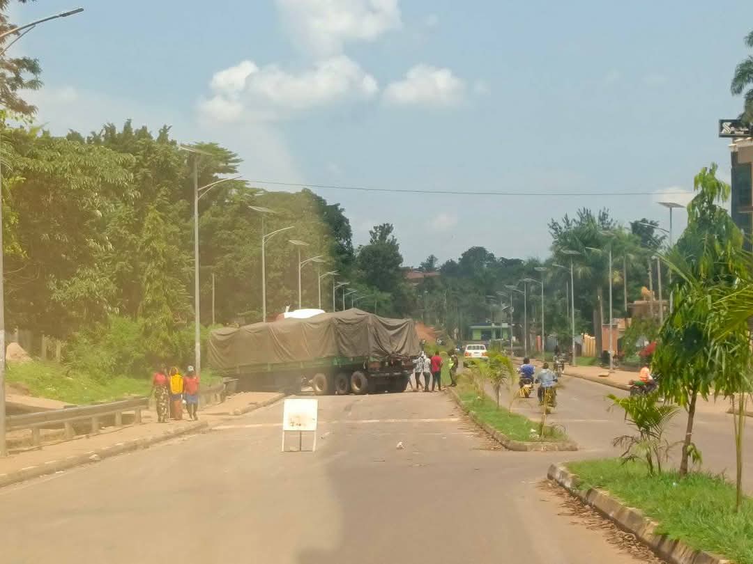 Davis Visuals ๐บ๐ฌ (@davis_cetris) on Twitter photo It's been 2 weeks since this truck was involved in an accident near Nabuyonga Primary School gate along Nabuyonga Rise, Mbale City. No action has been taken by the authorities, yet it remains a serious hazard to road users.
Cc. <a href="/PoliceUg/">Uganda Police Force</a>
Cc. <a href="/M_Kananura/">SP kananura Michael</a>
Cc. <a href="/MoWT_Uganda/">Ministry of Works & Transport</a> It's been 2 weeks since this truck was involved in an accident near Nabuyonga Primary School gate along Nabuyonga Rise, Mbale City. No action has been taken by the authorities, yet it remains a serious hazard to road users.
Cc. <a href="/PoliceUg/">Uganda Police Force</a>
Cc. <a href="/M_Kananura/">SP kananura Michael</a>
Cc. <a href="/MoWT_Uganda/">Ministry of Works & Transport</a>