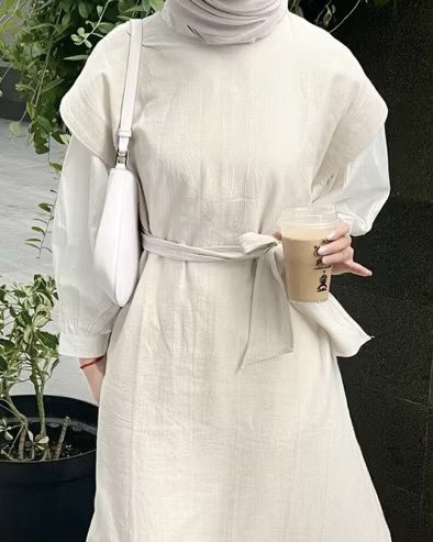 Girlsss, I found this beautiful yet so comfyy cotton outer wear. Look so clean and soo cantikk, LURVEE 🥹🫶🏻✨