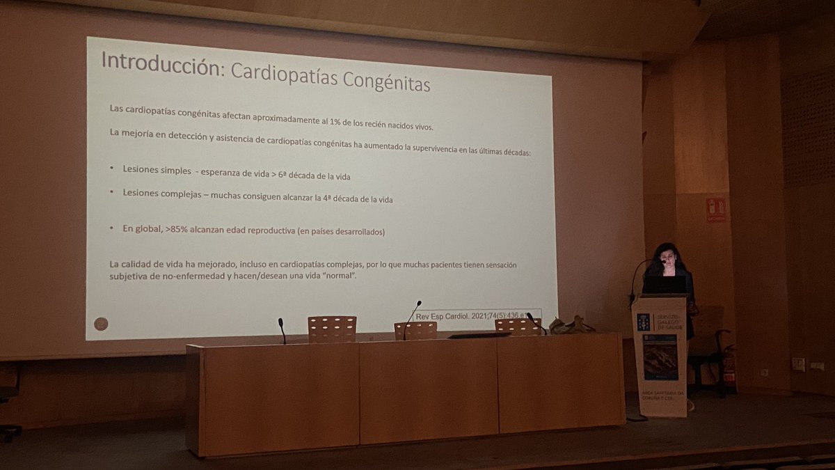 jangelRodFer's tweet image. La Dra Mireya Castro repasa el manejo del embarazo en mujeres con cardiopatías congénitas en nuestro CFC en Cardiologia del CHU  A Coruña @rafavidalperez @SanidadeACoruna @jmvazrod @alberto_bouzas @eduardo_barge