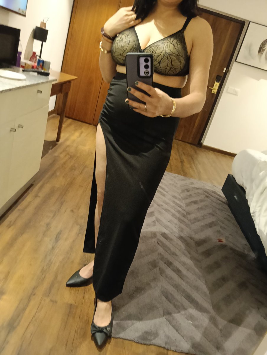 #delhicpl#gurgaon#delhincr#goodlooking.. married cpl from West Delhi with place