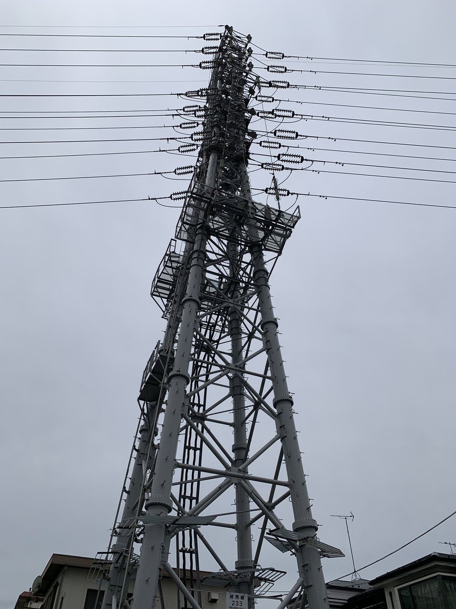 chanchan7974's tweet photo. 北一商店街 
 送電鉄塔 
 晴れてれば☀️.°もっと 綺麗なんだけどね 
 ここら辺に来ると 
 ゆっくり写真📸撮れるんだよ  

 iPhone xs 📸ﾊﾟｼｬﾘ✨ https://t.co/K3cRsukJB7
