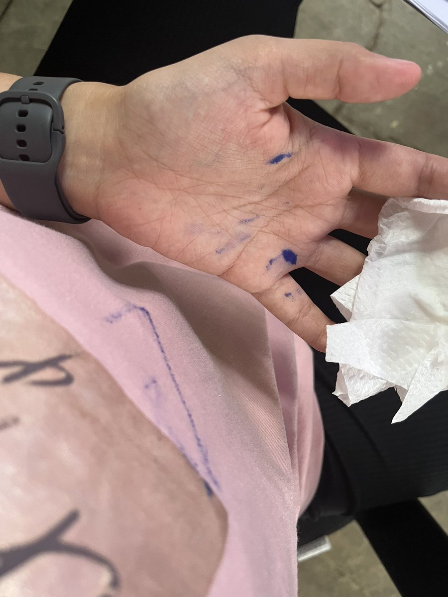 sincerelyblue__'s tweet image. missed urban sketching and was so immersed i didn’t realize then pen was bleeding 😭😭

this shirt is a gift 😭