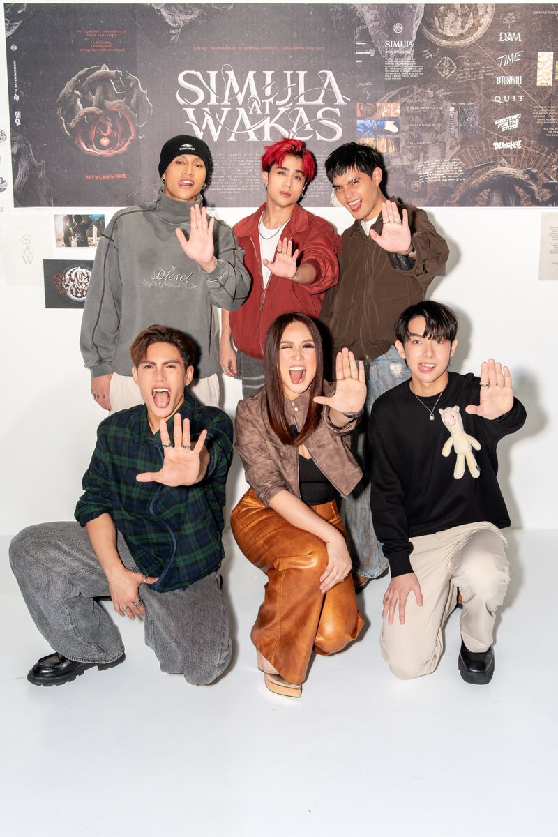 aidelacruz's tweet image. Uy, sila ba yung SB19 na nagpa-sold out ng Philippine Arena in 7 HOURS?! 👅

Oo, sila nga! Kaya nagdagdag pa sila ng Day 2 na malapit na ring ma-sold out kaya dapat bumili na kayo ng tickets for the JUNE 1 concert! 🎟️

Congrats on your record-breaking, benchmark-setting, and…