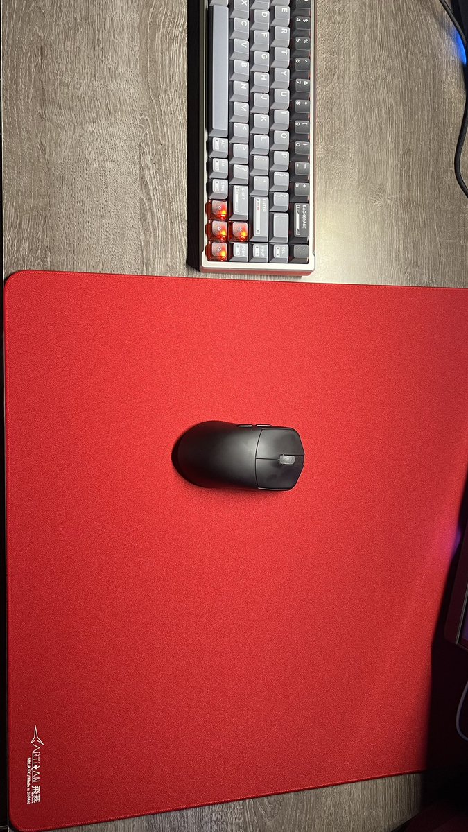 xxwt12's tweet photo. Hien Wine Red 🩸 https://t.co/TLJxvmvej4