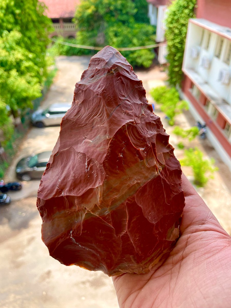 Shashi_B_Mehra's tweet photo. Handaxe ♥️

#flintknapping #archaeology #anthropology #stonetools #lithics https://t.co/o7YXF8XdUN