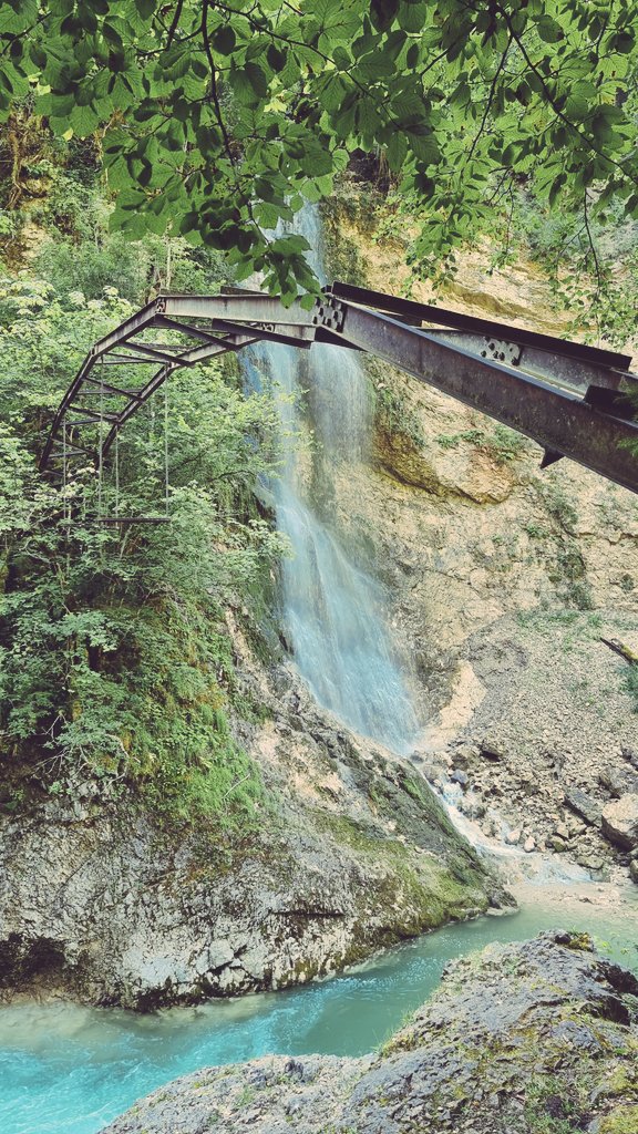 Christi89558034's tweet photo. @RCederfjard a damaged bridge...but a bridge😊 https://t.co/5KcTdmY2VG