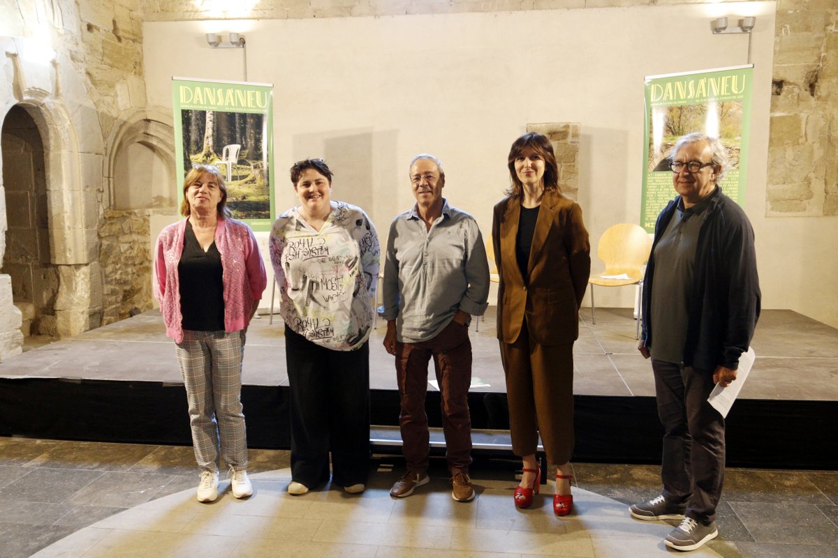 CatInfo Lleida (@cati_lleida) on Twitter photo 🔴Les Valls d'Àneu celebraran del 25 de juliol al 3 d'agost una nova edició del Dansàneu, el festival de Cultures del Pirineu. 
👉Hi actuaran, entre d'altres, Tarta Relena, Salvador Sobral, Quimi Portet o Mayte Martín.
3cat.cat/3cat/directes/… 🔴Les Valls d'Àneu celebraran del 25 de juliol al 3 d'agost una nova edició del Dansàneu, el festival de Cultures del Pirineu. 
👉Hi actuaran, entre d'altres, Tarta Relena, Salvador Sobral, Quimi Portet o Mayte Martín.
3cat.cat/3cat/directes/…