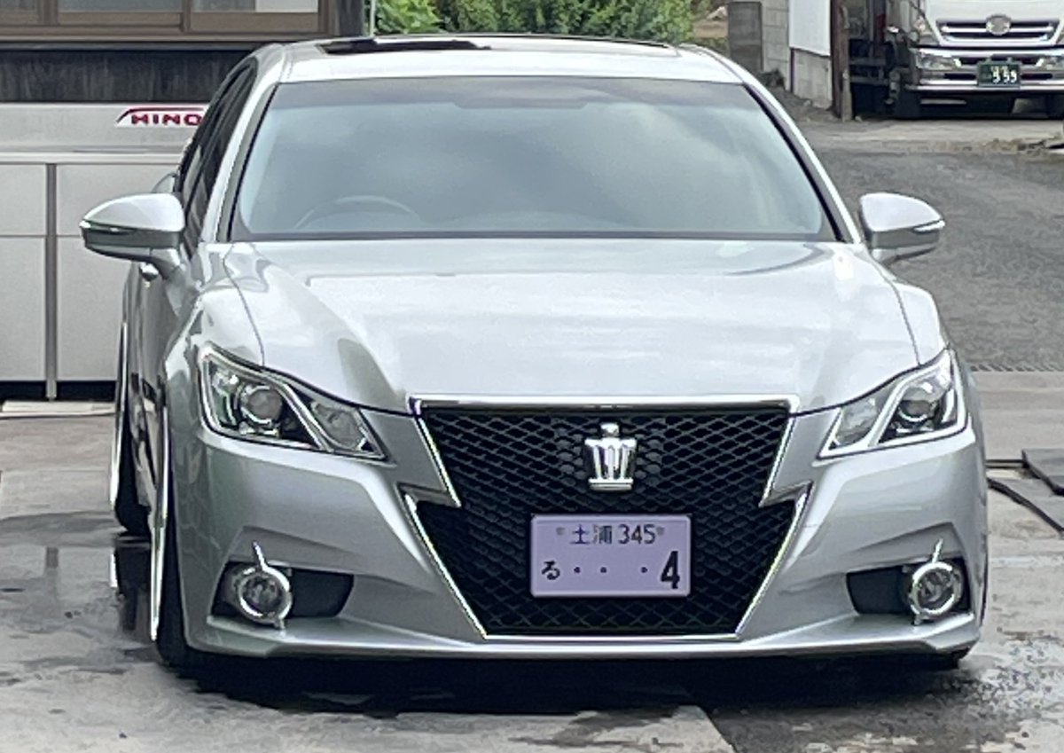 xanxusryo's tweet photo. 最近のハイライト🙋‍♂️メッシュかスポークのホイール履きたくてノースペーサーでいいサイズのグノーシスみつけてポチっと。ディスクシルバーが欲しかった…グリルは202で塗ってリアはルーフとトランクにスポイラーもつけてみたりしてみたけどいらなかったかなと思ったり迷走してます🤦‍♂️ https://t.co/F90U9HmpcT