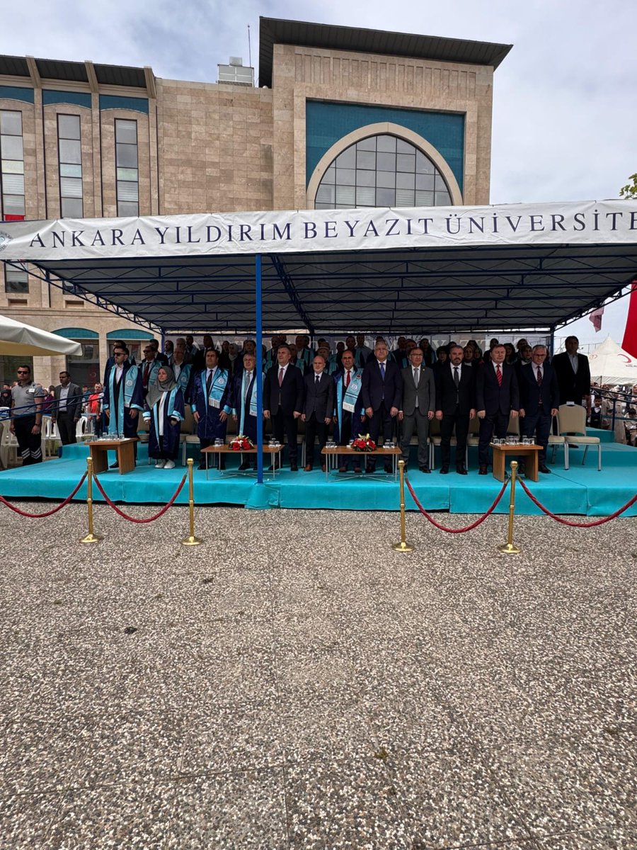 pursaklar_ank's tweet photo. Kaymakamımız Üzeyir Aziz Özeren ve Belediye Başkanımız Ertuğrul Çetin Ankara Yıldırım Beyazıt Üniversitesi İnsan ve Toplum Bilimleri Fakültesi'nin 2024-2025 akademik yılı mezuniyet törenine katıldılar.
Mezun olan öğrencilerimizi tebrik eder,gelecek yaşamlarında başarılar dileriz. https://t.co/ppTgrWE55m