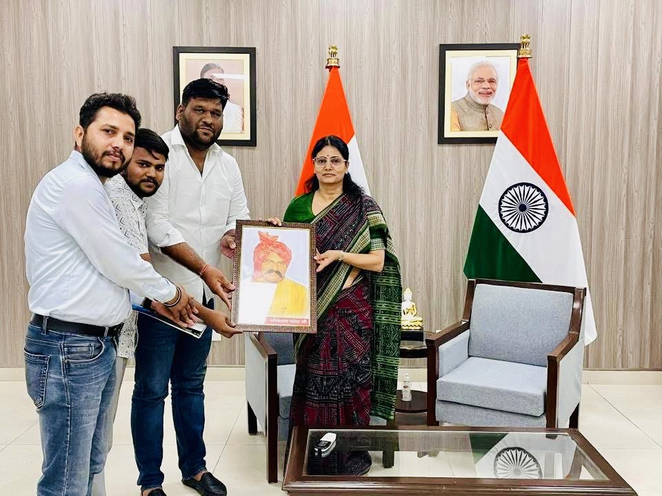 htstrust's tweet image. “आगामी कार्यक्रम की तैयारियों के लिए माननीय अनुप्रिया पटेल जी से प्रेरणादायक मुलाकात। उनके मार्गदर्शन से नए आयामों पर चर्चा हुई। 🙏✨ @AnupriyaSPatel #htst #foundationday