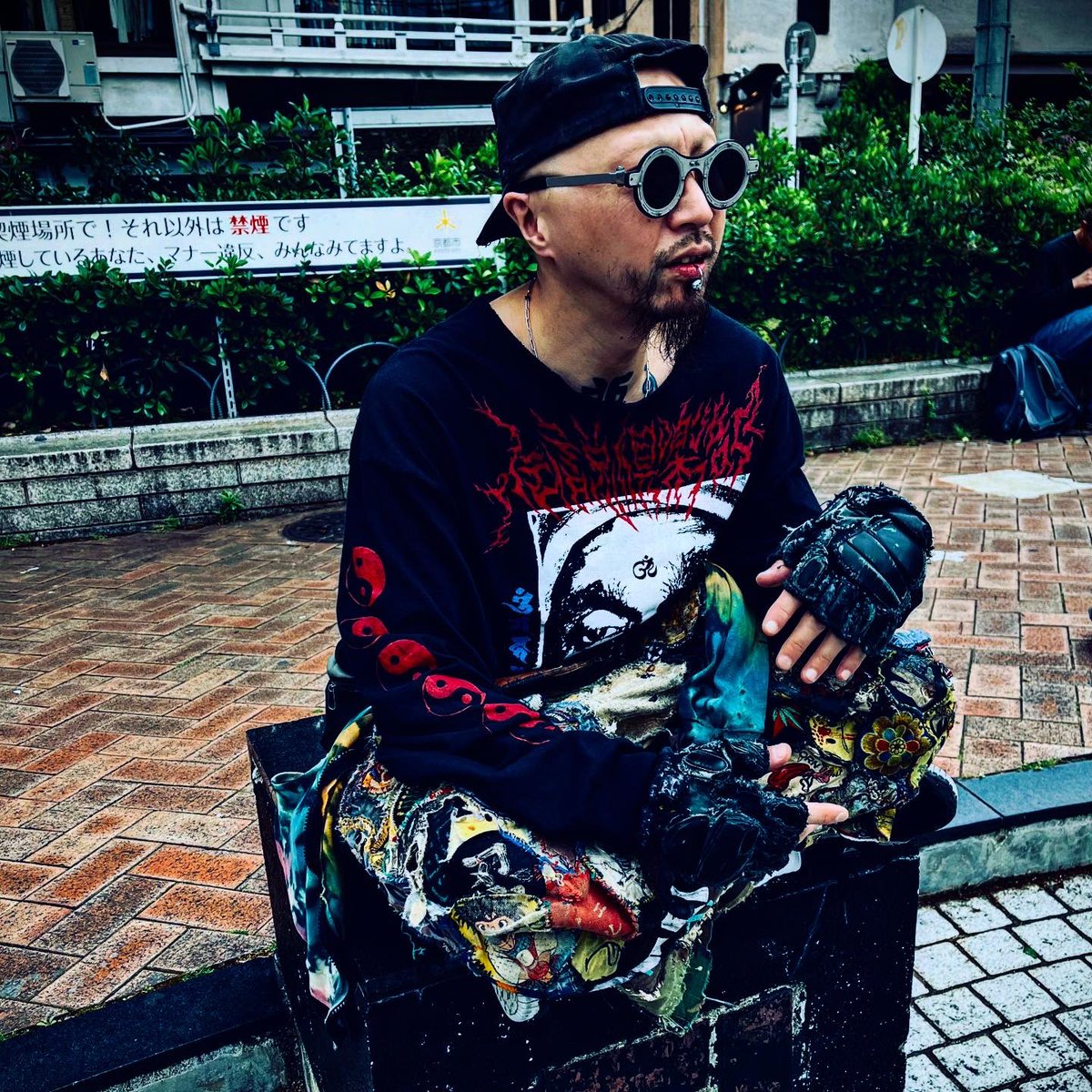 FREEDOMNoGood's tweet photo. #今日のアラキ服
#店内スタイリング
いつも通り好きな物を自分らしく。
【 #ネオ大阪帝国 #通天覚醒 #超変 #アラキ 】
SPECIAL.
#デカ履き
#HighDamageStyle
👁🧠🧠👁
伝説、続く。
解CHANCE放
⚫️ #ネオヤンキー
#theKIDアラーキー ⚫️
【 #theKIDアラキ 】
【アメ村 #ショウザンビル 】 https://t.co/zEIqB2nemB