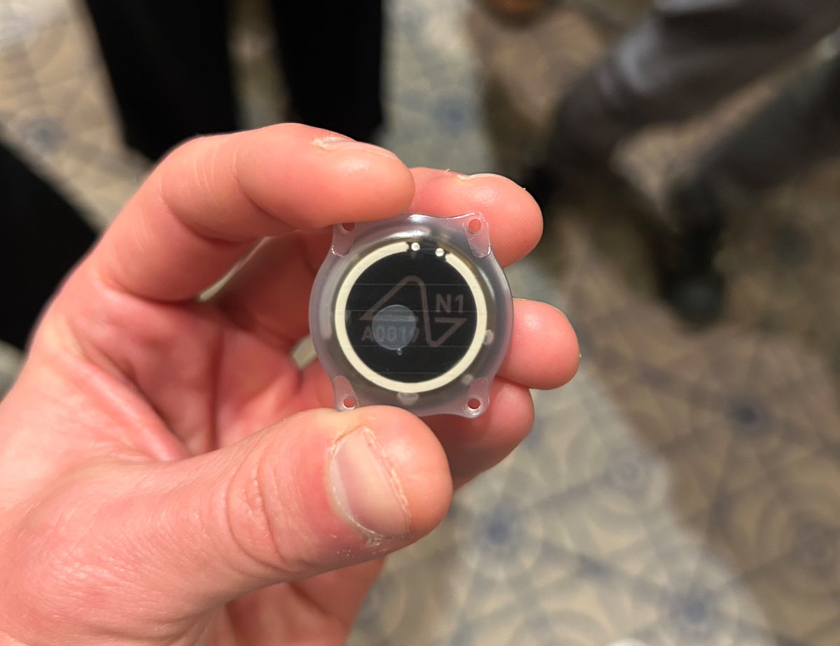 DrLaschowski's tweet image. First time holding the @neuralink brain implant. Our hospital network will be leading the first clinical trials here in Canada. Let’s go! 🦾
@elonmusk @UHN @UHN_Research #Neuralink #neuroAI #AI #compneuro #neuroscience