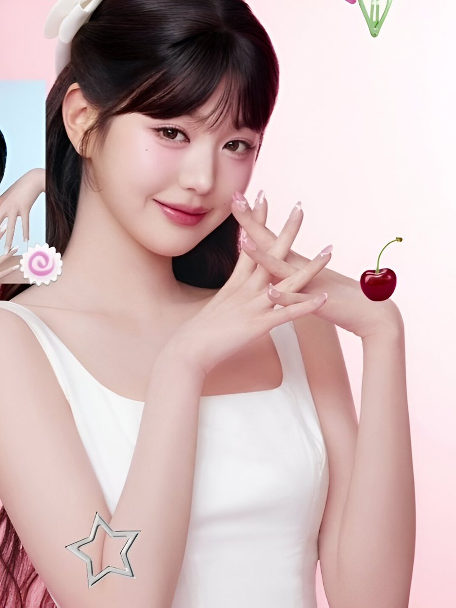 wonmy's tweet image. Okay, but seriously, can we just talk about how these nails are basically stealing the spotlight? I’m not even mad because they’re sparkling like little stars. Feeling cute, feeling fun, and maybe a little bit extra today, because why not? Life’s too short not to shine 🪄✨