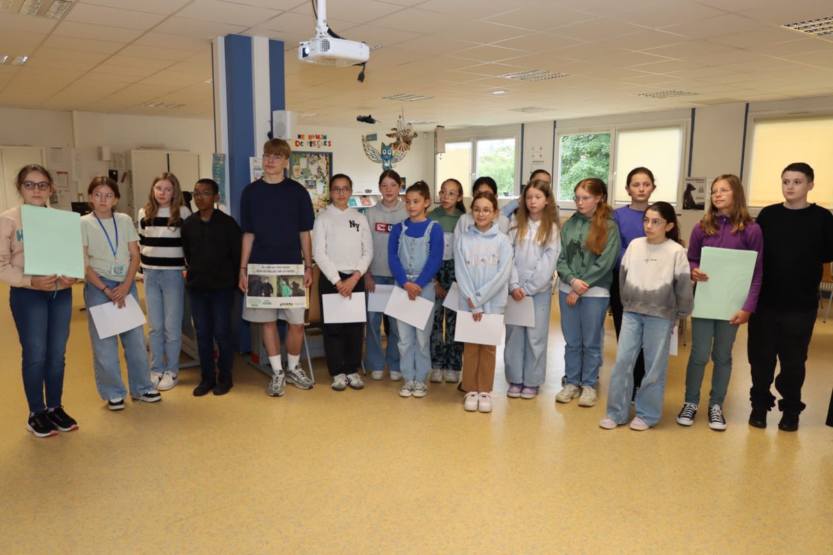 virgindupont's tweet photo. Accompagnée de Roseline Lamy Au Rousseau @DSDEN_03, j'étais vendredi au collège Maurice Constantin Weyer de Cusset où l'équipe éducative et les élèves œuvrent ensemble pour que le bien-être pour  apprendre soit une réalité quotidienne https://t.co/fJssoKkKyG
