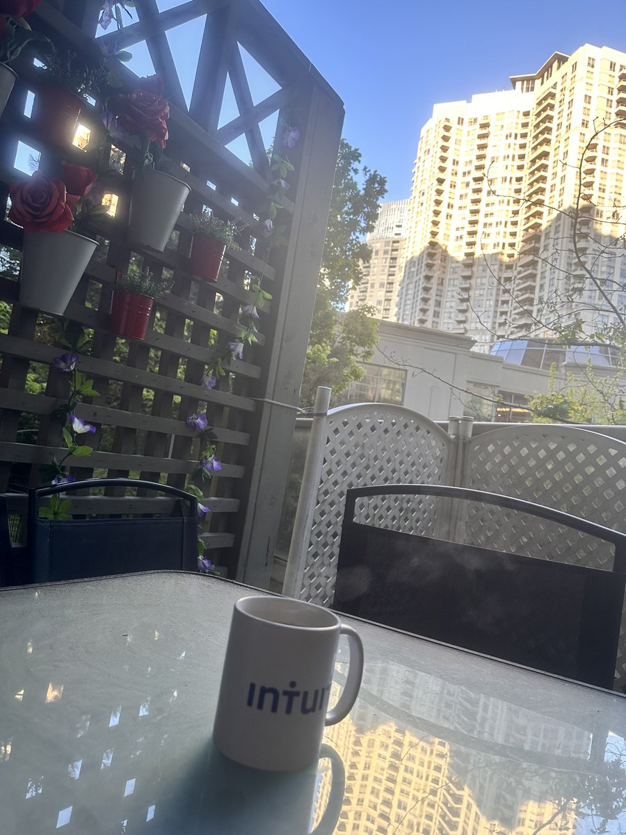 Happy Monday !   
Day 1 CAMH Sunrise Challenge. Let’s Go Intuit ! May is Mental Health Wellness Month #CAMHSunriseChallenge #intuit #intuitcanada