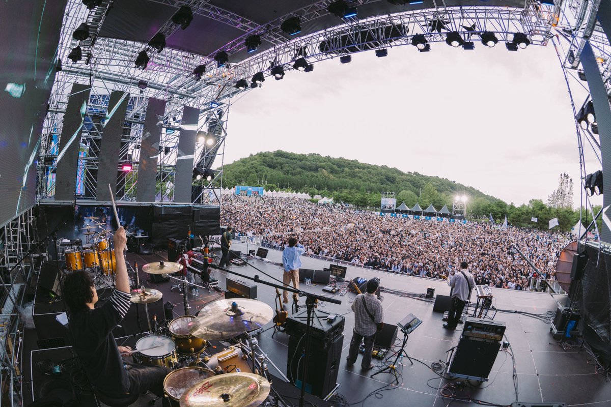 𝗣𝗘𝗔𝗞 𝗙𝗘𝗦𝗧𝗜𝗩𝗔𝗟 𝟮𝟬𝟮𝟱 >>> 𝗕𝗲𝗵𝗶𝗻𝗱 𝗣𝗵𝗼𝘁𝗼

푸릇한 피크 페스티벌의 반전! 그 어느 때보다도 열광적인 현장을 담아보았습니다. 🏁

#이승윤 #LEESEUNGYOON
#피크페스티벌