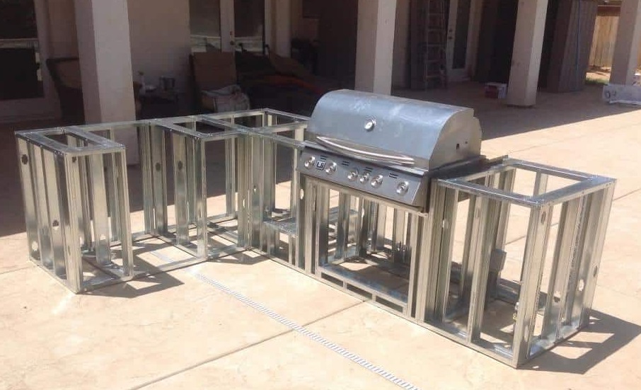 buildsteelorg's tweet image. Learn how to build a BBQ island with non-combustible steel studs at ow.ly/zVT750VYqak
#BuildSteel #MemorialDay #WeekendProject #SteelFraming #Steel #BBQ #CFSteel