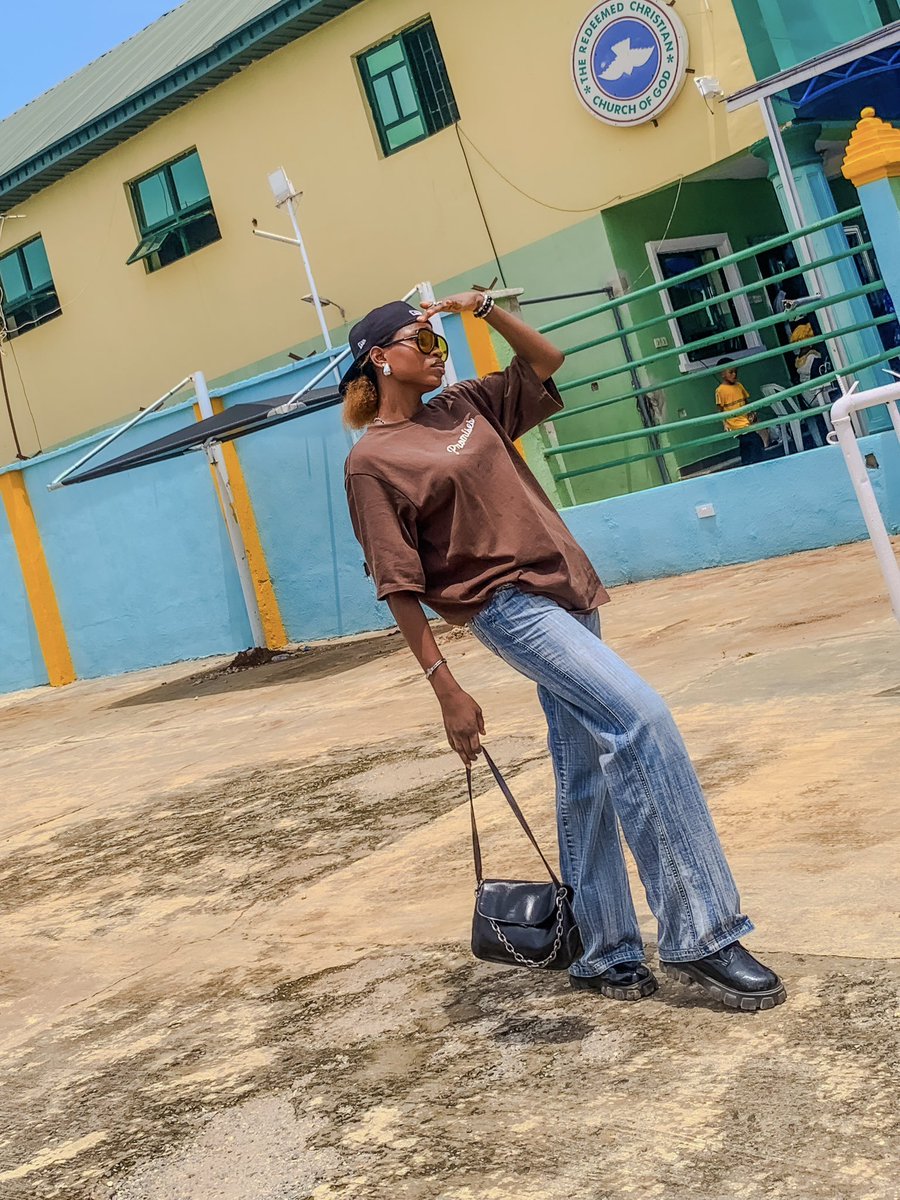 Similoluwaa_f's tweet photo. …about yesterday❤️. ‘I go narrow them think say I no know road’

#sunday #fyp #service #model #viral https://t.co/o8ZJQX6IkY