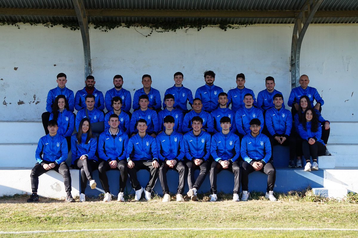cfalbocasser_'s tweet photo. Esta temporada ha sigut un autèntic viatge d’emocions intenses. Hem viscut partits que no s’obliden, festivals de gols, remuntades impossibles i minuts finals d’infart
Este equip no sap rendir-se i esta afició no sap callar
Gràcies per creure fins l’últim minut
1, 2, 3 ALBOCÀSSER https://t.co/UT7XJ0EOAY