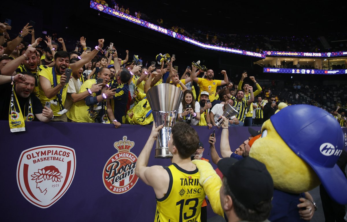 AVRUPA'NIN EN BÜYÜĞÜ YİNE FENERBAHÇE!

Fenerbahçe Beko, Turkish Airlines EuroLeague Şampiyonu!

Avrupa Şampiyonu takımımız, bugün saat 16.30'da Sabiha Gökçen Havalimanı'na iniş yapıyor.

Büyük kutlama ise Salı günü!
Tarih yazan takımımız, 27 Mayıs Salı günü saat 17.00’de Ülker