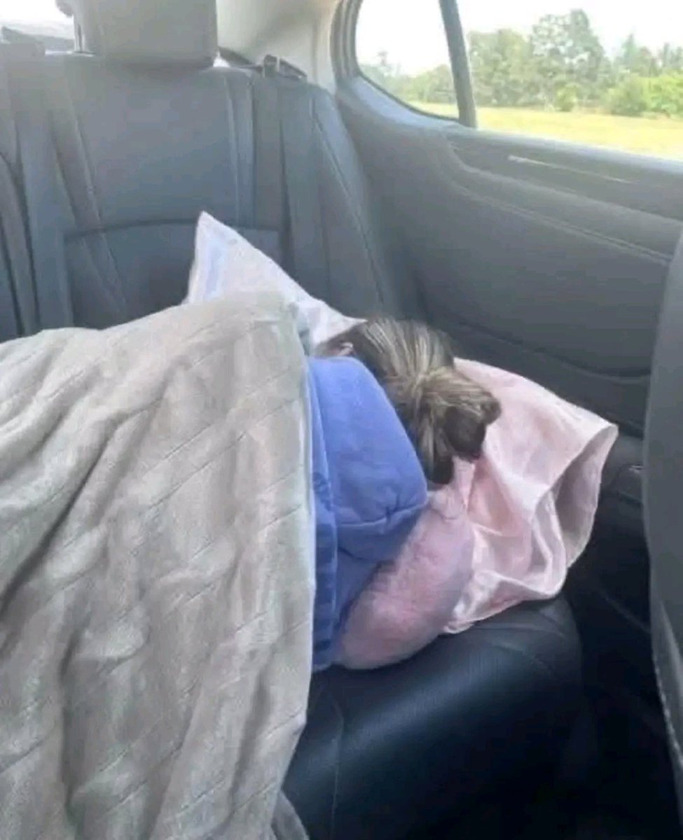 "I’ve been a manager for almost six years. I always thought I was fair. Maybe a bit strict, but fair. Rules are rules, right? If I start making exceptions, where does it end?
That’s what I told myself when I fired Celia last week.
It was her third tardy this month.
Policy says