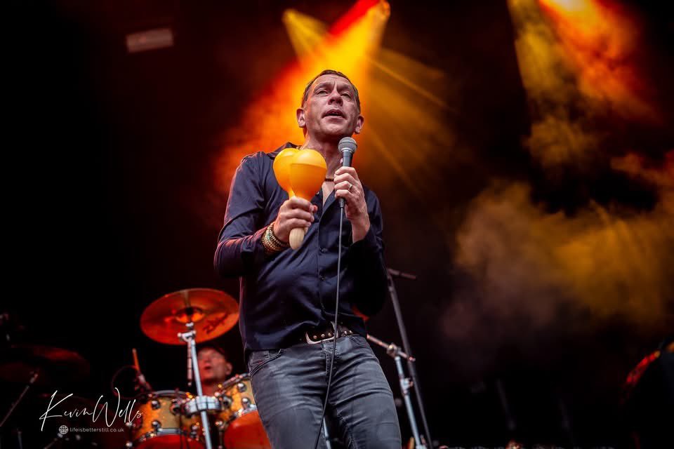 kevin wells (@bigwhopperkevin) on Twitter photo Shed Seven at Bramall Lane Sheffield 25.5.25 <a href="/shedseven/">Shed Seven</a> <a href="/Ricktw1tter/">Rick Witter</a> special guests to <a href="/PaulHeatonSolo/">Paul Heaton</a> <a href="/SheffieldUnited/">Sheffield United</a> #shedseven #rickwitter #paulbanks #Tomgladwin #Sheffield #SheffieldUnited #livemusic #livemusicphotography Shed Seven at Bramall Lane Sheffield 25.5.25 <a href="/shedseven/">Shed Seven</a> <a href="/Ricktw1tter/">Rick Witter</a> special guests to <a href="/PaulHeatonSolo/">Paul Heaton</a> <a href="/SheffieldUnited/">Sheffield United</a> #shedseven #rickwitter #paulbanks #Tomgladwin #Sheffield #SheffieldUnited #livemusic #livemusicphotography