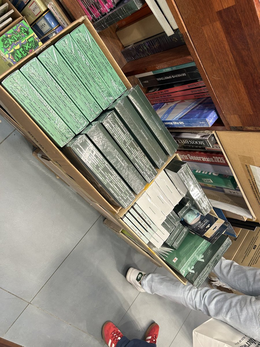 sozcart's tweet photo. WTS LFB SEVENTEEN 

DAREDEVIL VERSION HAPPY BURSTDAY (fast eta on may 30) i’m in seoul right now

DM ASAP FOR PASABUY AND PROOF https://t.co/w6ynFqJTft