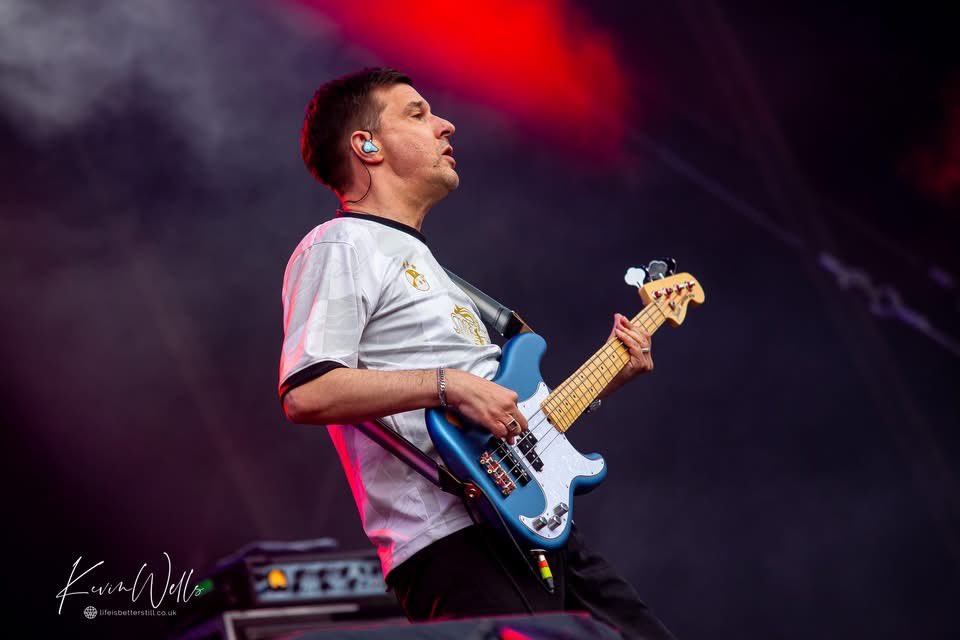 kevin wells (@bigwhopperkevin) on Twitter photo Shed Seven at Bramall Lane Sheffield 25.5.25 <a href="/shedseven/">Shed Seven</a> <a href="/Ricktw1tter/">Rick Witter</a> special guests to <a href="/PaulHeatonSolo/">Paul Heaton</a> <a href="/SheffieldUnited/">Sheffield United</a> #shedseven #rickwitter #paulbanks #Tomgladwin #Sheffield #SheffieldUnited #livemusic #livemusicphotography Shed Seven at Bramall Lane Sheffield 25.5.25 <a href="/shedseven/">Shed Seven</a> <a href="/Ricktw1tter/">Rick Witter</a> special guests to <a href="/PaulHeatonSolo/">Paul Heaton</a> <a href="/SheffieldUnited/">Sheffield United</a> #shedseven #rickwitter #paulbanks #Tomgladwin #Sheffield #SheffieldUnited #livemusic #livemusicphotography