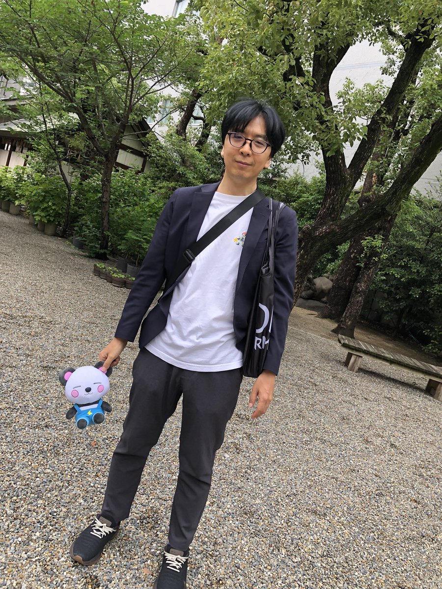 hapy3new's tweet photo. さんだーちゃんと記念撮影📸じゃじゃさんの扱い方が最高✨🤣✨

カズさんからは「しっかり白いままで、手が綺麗で大切にしてくれてるんだね」と言ってくれたことも嬉しかった😭素敵なお写真をご紹介させてください🩷
まぐさん半目になっちゃってすみません💦

#じゃじゃ神社ツアー
#さんだーといっしょ https://t.co/UoYwJNFW0g