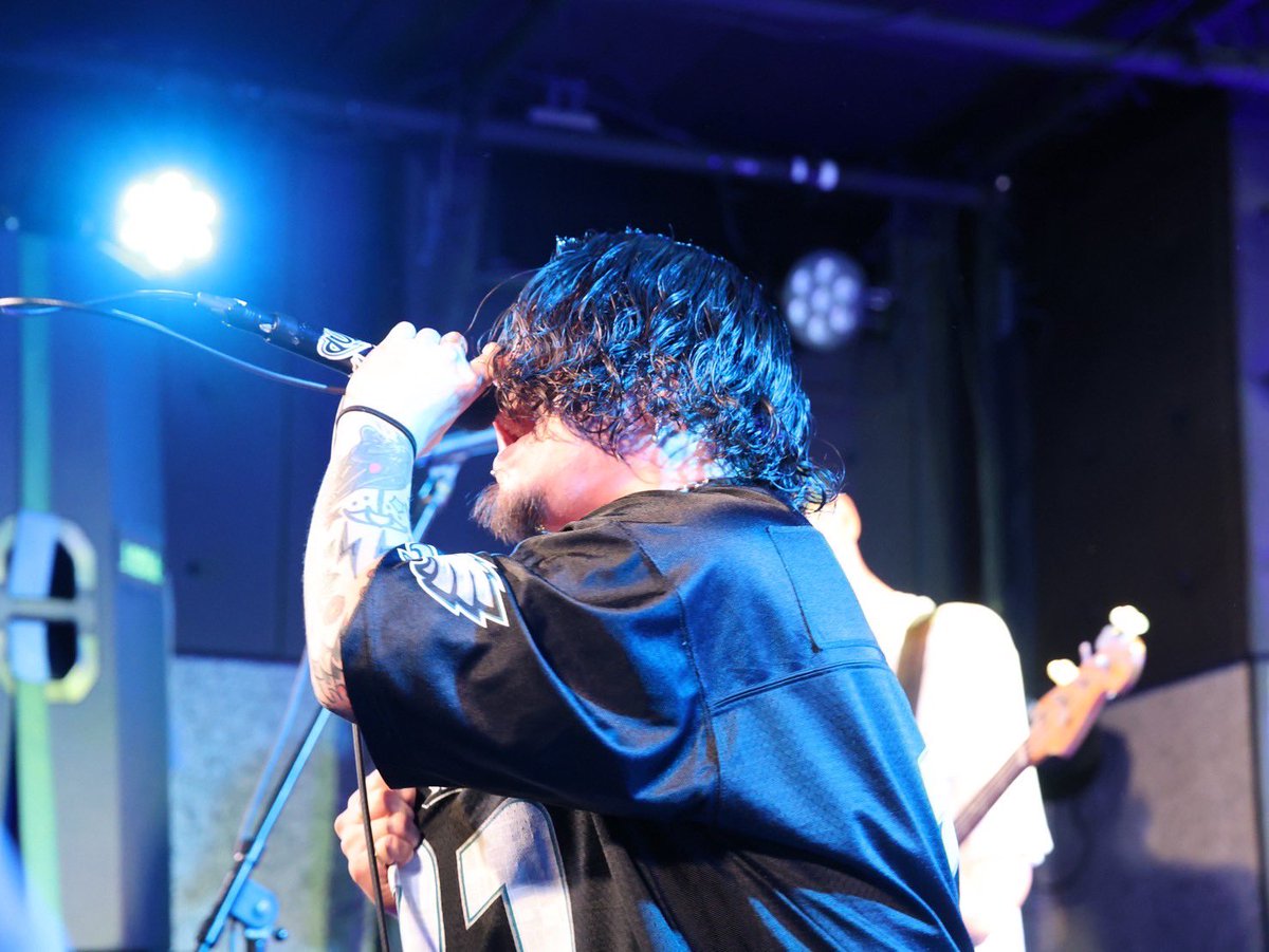 illllilllli_1's tweet photo. 昨日はHEAVEN'S ROCK Utsunomiya 2/3ありがとうございました

昔からの友達がいる狐と
昔から見続けてきたPAKU-TOHと3マン

もっともっと頑張ります

またライブハウスで遊びましょう

@affixcity
#affixcity
#アフィックスシティ https://t.co/myCS9yf9U0