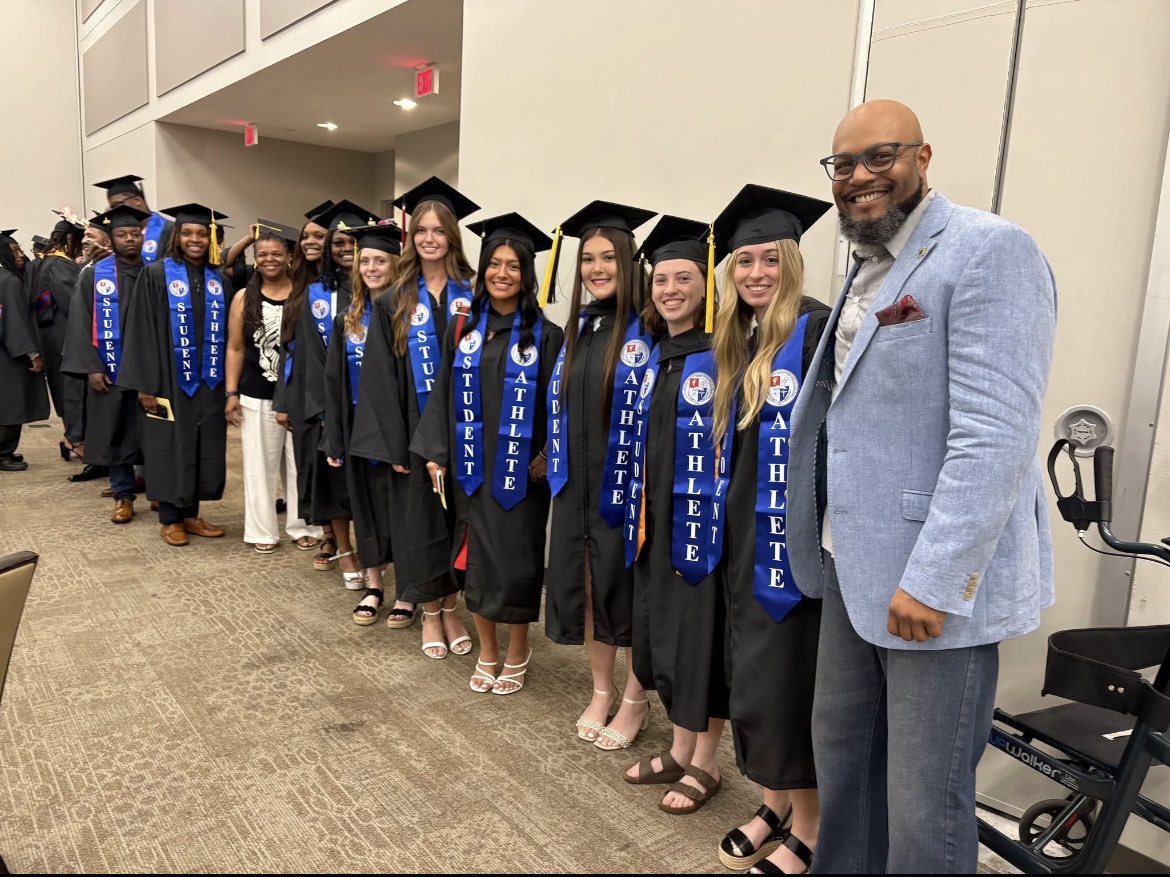 MrIStayFocused's tweet image. Extremely proud of our class of 2025 student athletes! #ADTalk 🎓
#SweatNowSmileLater