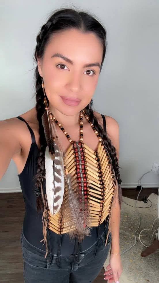 Give a big aho to this beautiful native woman 🤎