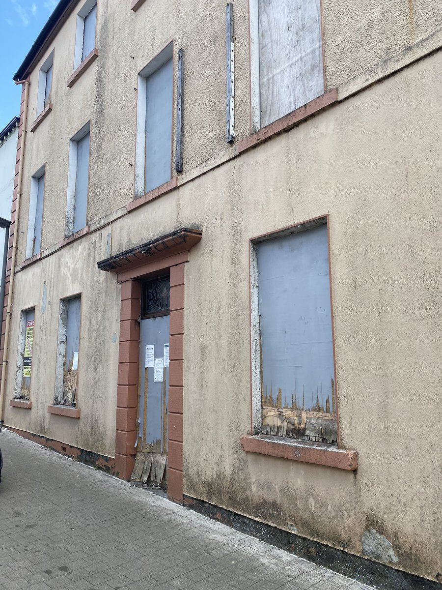 Carolecoleman's tweet photo. My report on derelict buildings in Castlebar coming up on @RTENewsAtOne https://t.co/sRS9wFjwJF