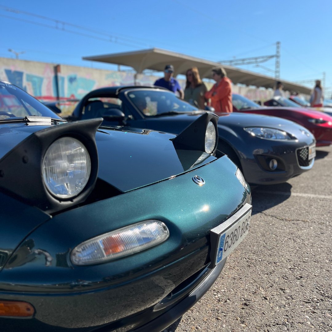 MazdaEspana's tweet photo. Dos días extraordinarios celebrando el 35 aniversario del #MazdaMX5. En nuestra ruta compartida disfrutamos de momentos únicos, incluyendo un reencuentro en la Exposición #CraftedInJapanHouse by #Mazda

Gracias a quienes participaron y lo hicieron realidad 

@MiataPasion https://t.co/l25RJ1dOWQ