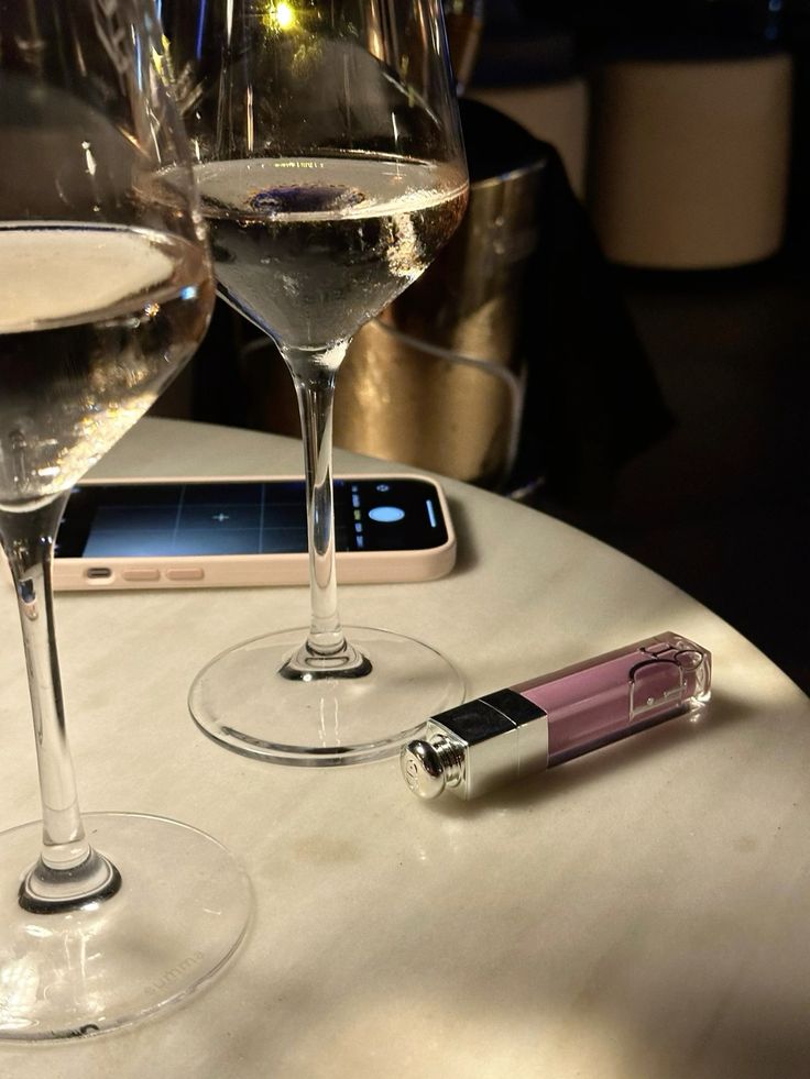 jwonifvr's tweet image. restarting 🥂

hi, I'm keia ✧

๑ she/her | '10 liner | filo
๑ not new to #stantwt #kpoptwt
๑ any fandom is welcome !!

♡//↻ to be mootz / spread ૮₍ ˊᗜˋ₎ა