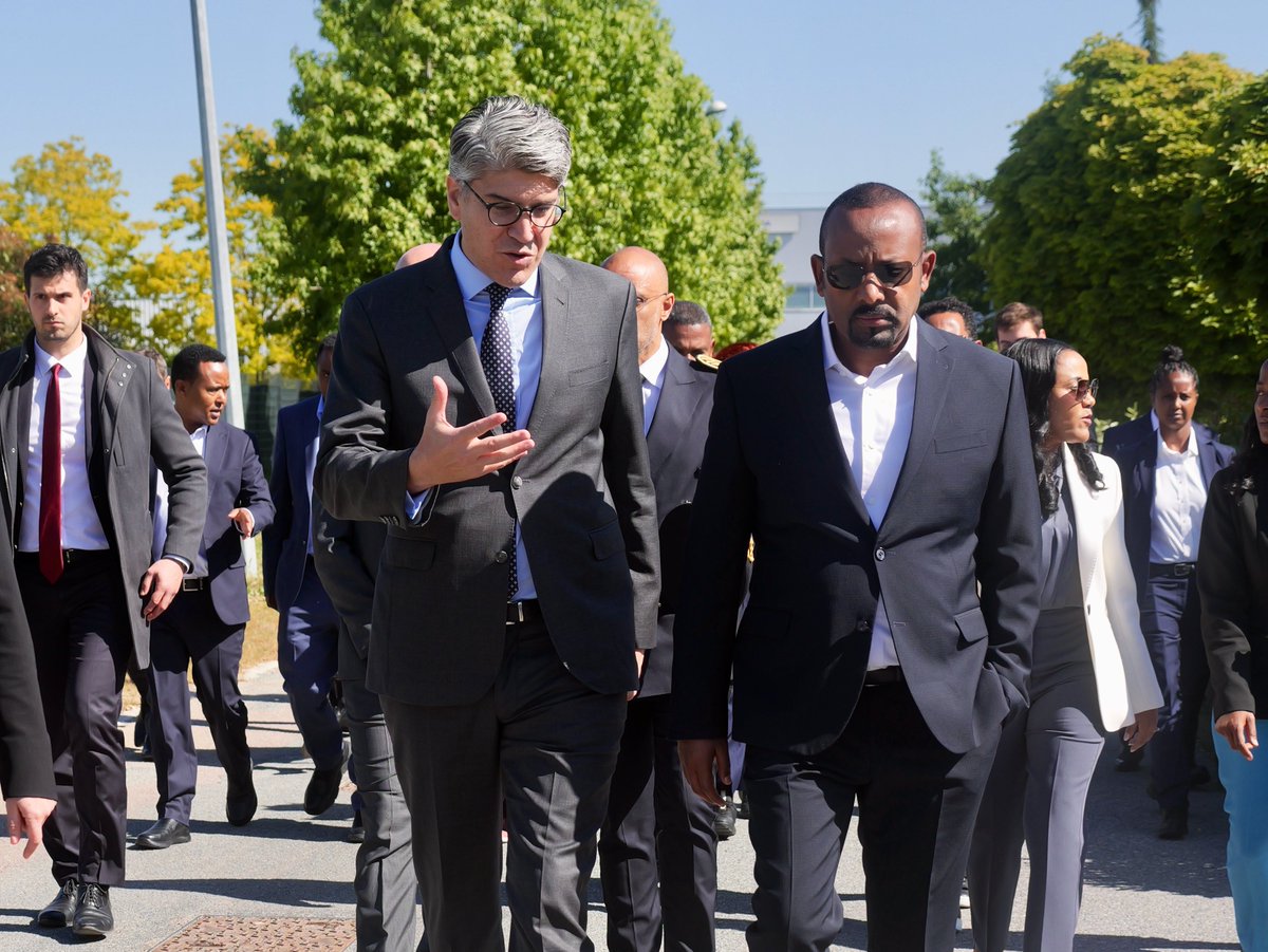 nokia's tweet photo. It’s been a privilege to host Ethiopian PM @AbiyAhmedAli & a high-level delegation at Nokia Paris-Saclay. We showcased our pioneering 5G, energy efficiency & quantum-safe tech. Great discussions on Ethiopia's digital future & our continued collaboration!

@mfaethiopia @GHessebon @MoF_Ethiopia @francediplo @Prefet91 @Ahmed_shide1