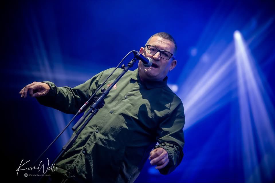 kevin wells (@bigwhopperkevin) on Twitter photo Paul Heaton at Bramall Lane Sheffield 25.5.25 <a href="/PaulHeatonSolo/">Paul Heaton</a> <a href="/riannedowney_/">Rianne Downey</a> <a href="/SheffieldUnited/">Sheffield United</a> #paulheaton #riannedowney #Sheffield #livemusic #livemusicphotography #heatongrad #bramalllanesheffield #housemartins #beautifulsouth Paul Heaton at Bramall Lane Sheffield 25.5.25 <a href="/PaulHeatonSolo/">Paul Heaton</a> <a href="/riannedowney_/">Rianne Downey</a> <a href="/SheffieldUnited/">Sheffield United</a> #paulheaton #riannedowney #Sheffield #livemusic #livemusicphotography #heatongrad #bramalllanesheffield #housemartins #beautifulsouth