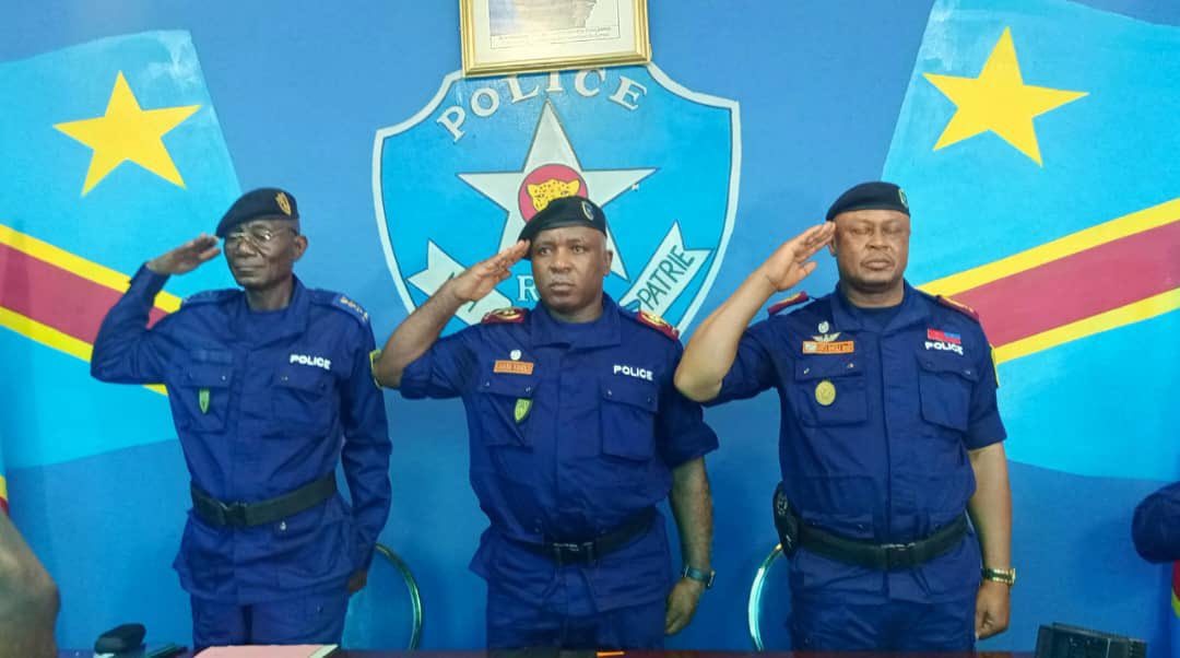 infos5sur5_cd's tweet photo. #RDC | #Kinshasa : Le nouveau commandant de la police promet une riposte ferme contre les #Kuluna https://t.co/g74ib3zmCn
