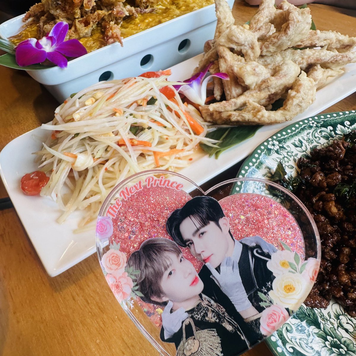 llstarll1227's tweet photo. 지누뉴 보고싶어 태국 못가니 태국음식 먹기😝
쏨땀최고👍🏻 https://t.co/J8RUNae50x