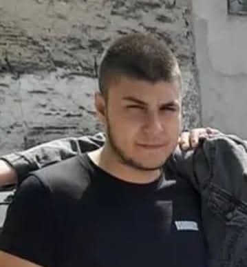 NemanjicZoran's tweet photo. Stefan Kojovic SNS batinas i kikbokser je studentkinji slomio vilicu. AV ga je nazvao divnim mladicem.💩
UČINIMO GA POZNATIM.. https://t.co/PoEWpA9LyG