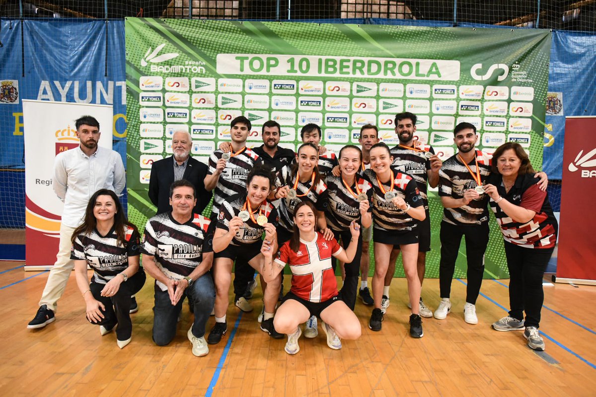 BDM_Cartagena's tweet photo. Hemos puesto a Cartagena en lo más alto del bádminton nacional 🏙️🏆

PUERTAS PADILLA es ahora también BÁDMINTON 🚪🏸 @Padilla_Doors

Este sueño no termina aquí.
Es solo el comienzo
#CartagenaEsBádminton #DivisiónDeHonor https://t.co/D8RDfXlbRQ