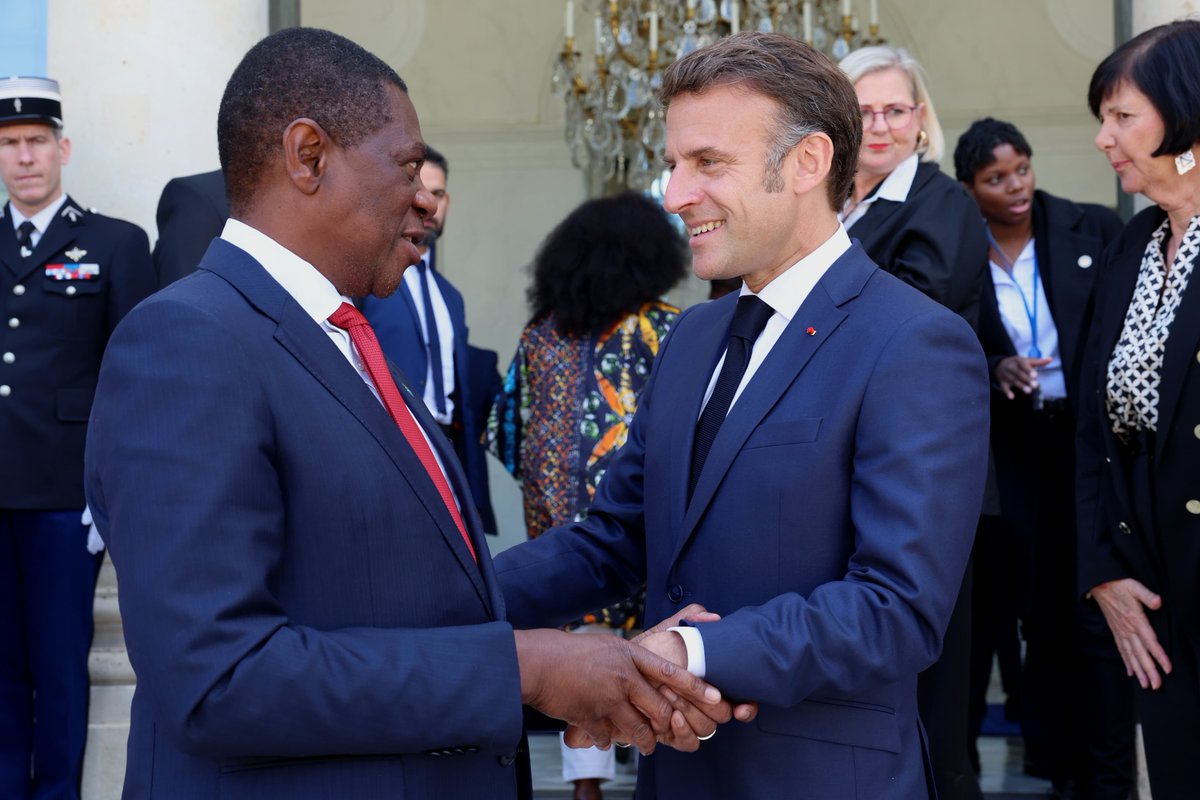 DEPUTY PRESIDENT MASHATILE MEETS PRESIDENT EMMANUEL MACRON. Deputy-President Paul Mashatile, paid a courtesy call on the President Macron. The latter reiterated the commitment of France and SA to continue to work together in various multilateral platforms for diplomacy and peace